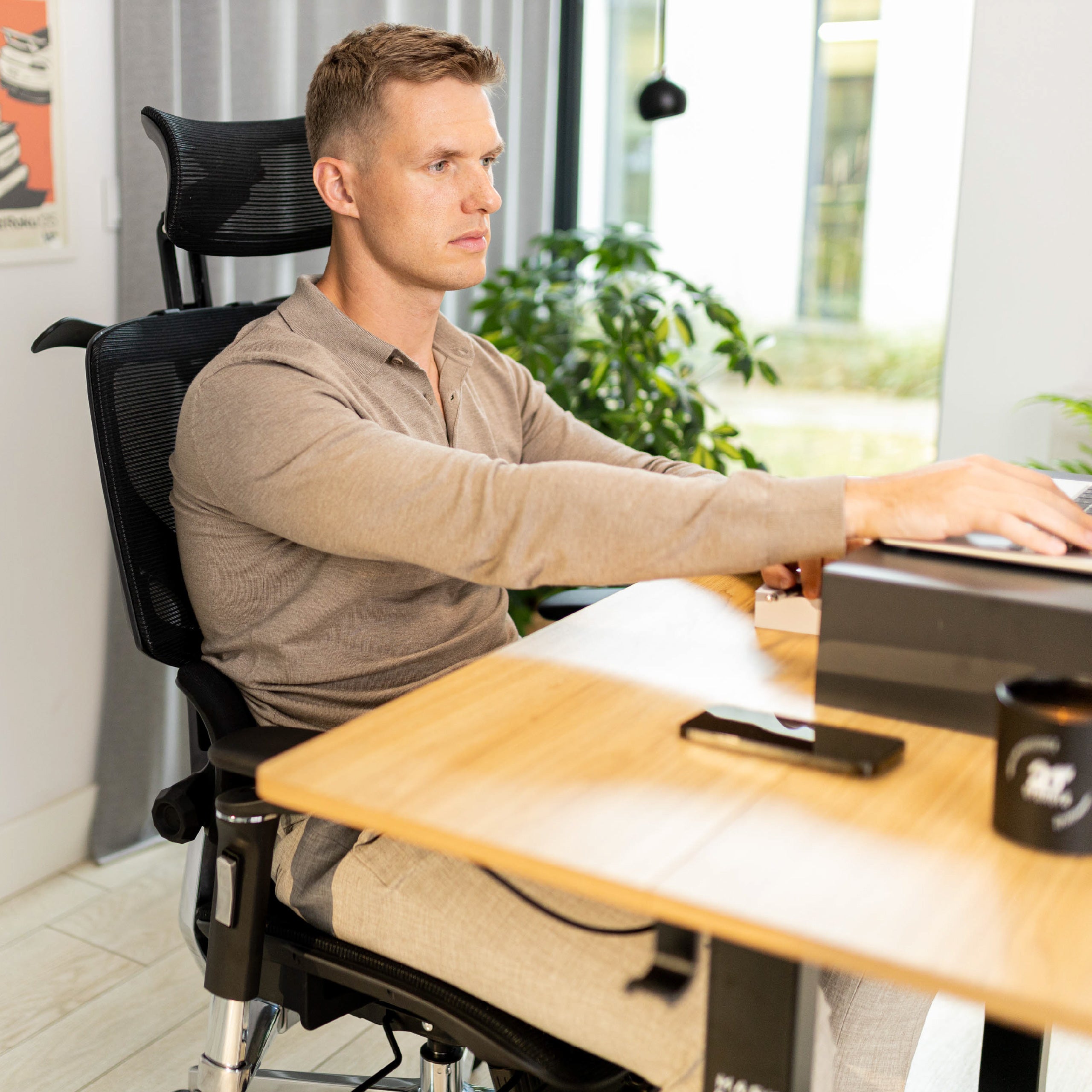 Birou electric reglabil Mark Adler Leader 6.9 120 cm