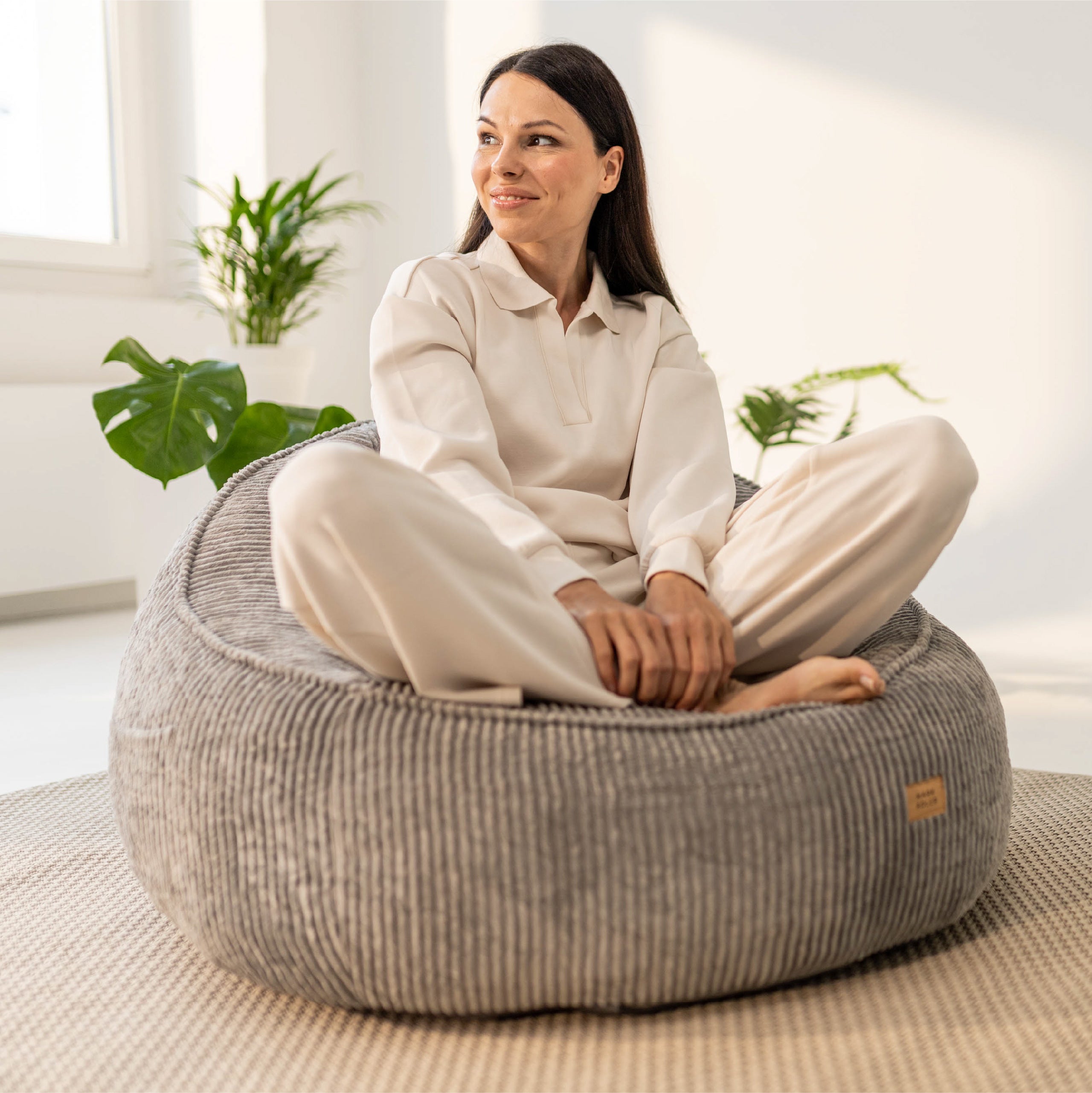 Fotoliu puf cu spătar din raiat Mark Adler Comfy 4.0 Grey