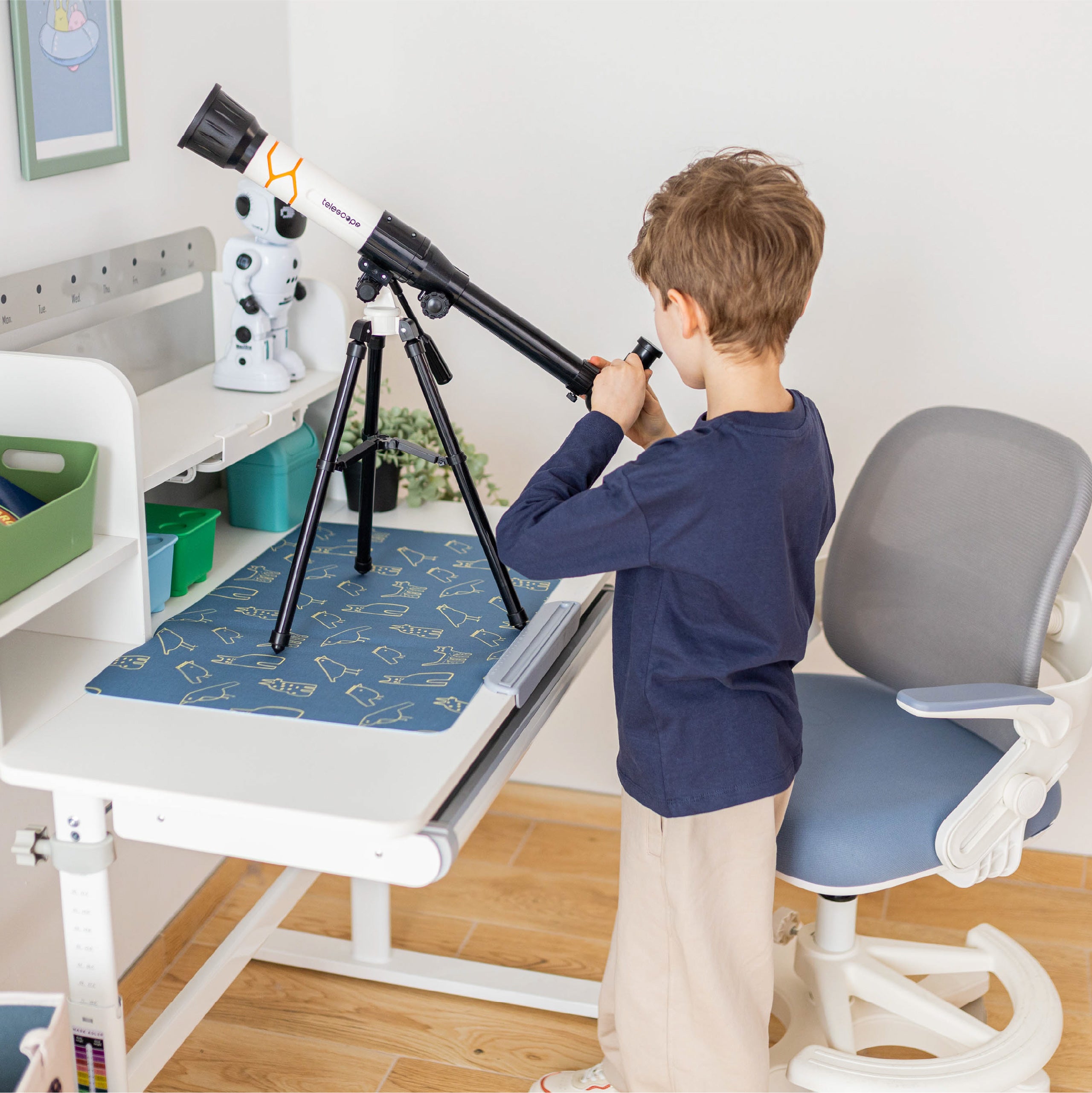 Birou ergonomic pentru copii Mark Adler Study 5.0 Grey 90 cm
