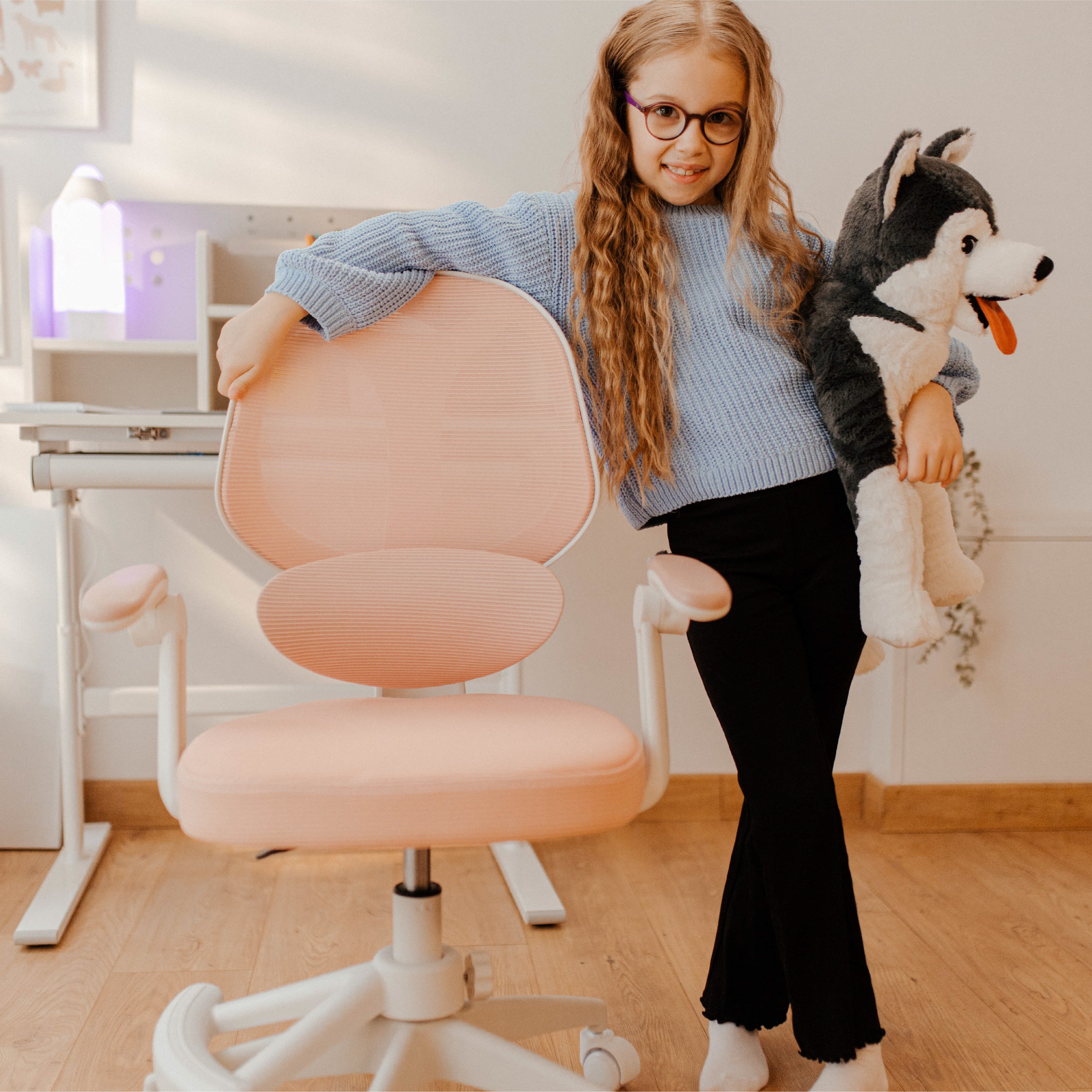 Scaun de birou pentru copii Mark Adler Junior 4.5 Roz
