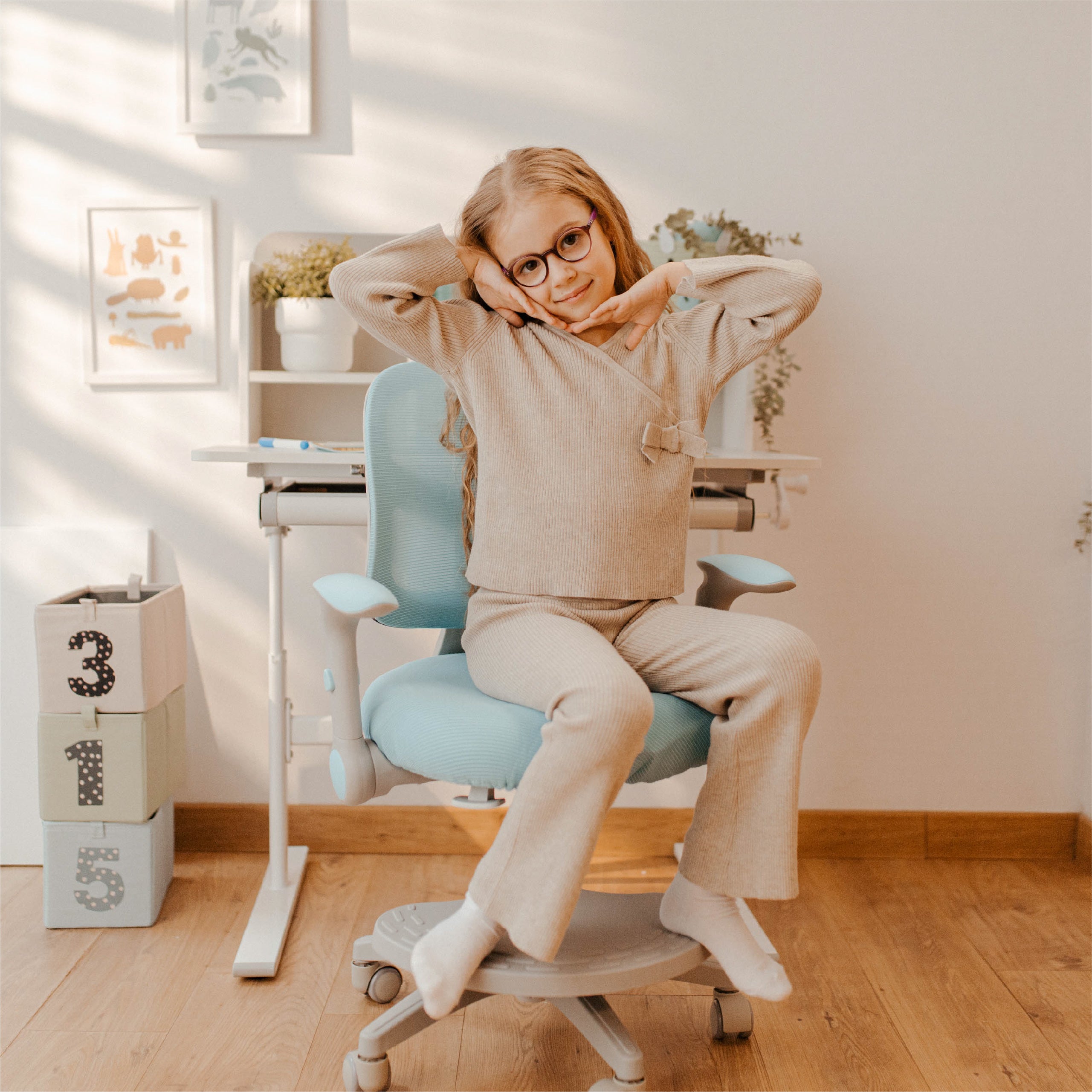 Scaun ergonomic pentru copii Mark Adler Junior 4.6