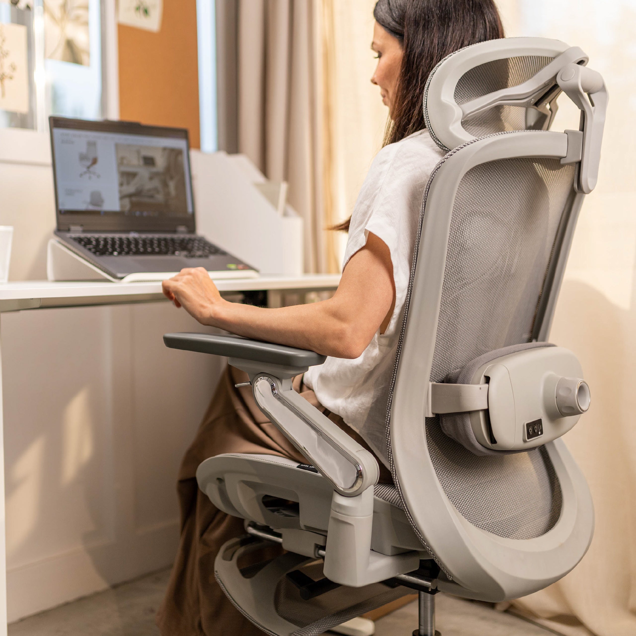 Scaun ergonomic cu masaj Mark Adler Leadpro 8.7 Grey