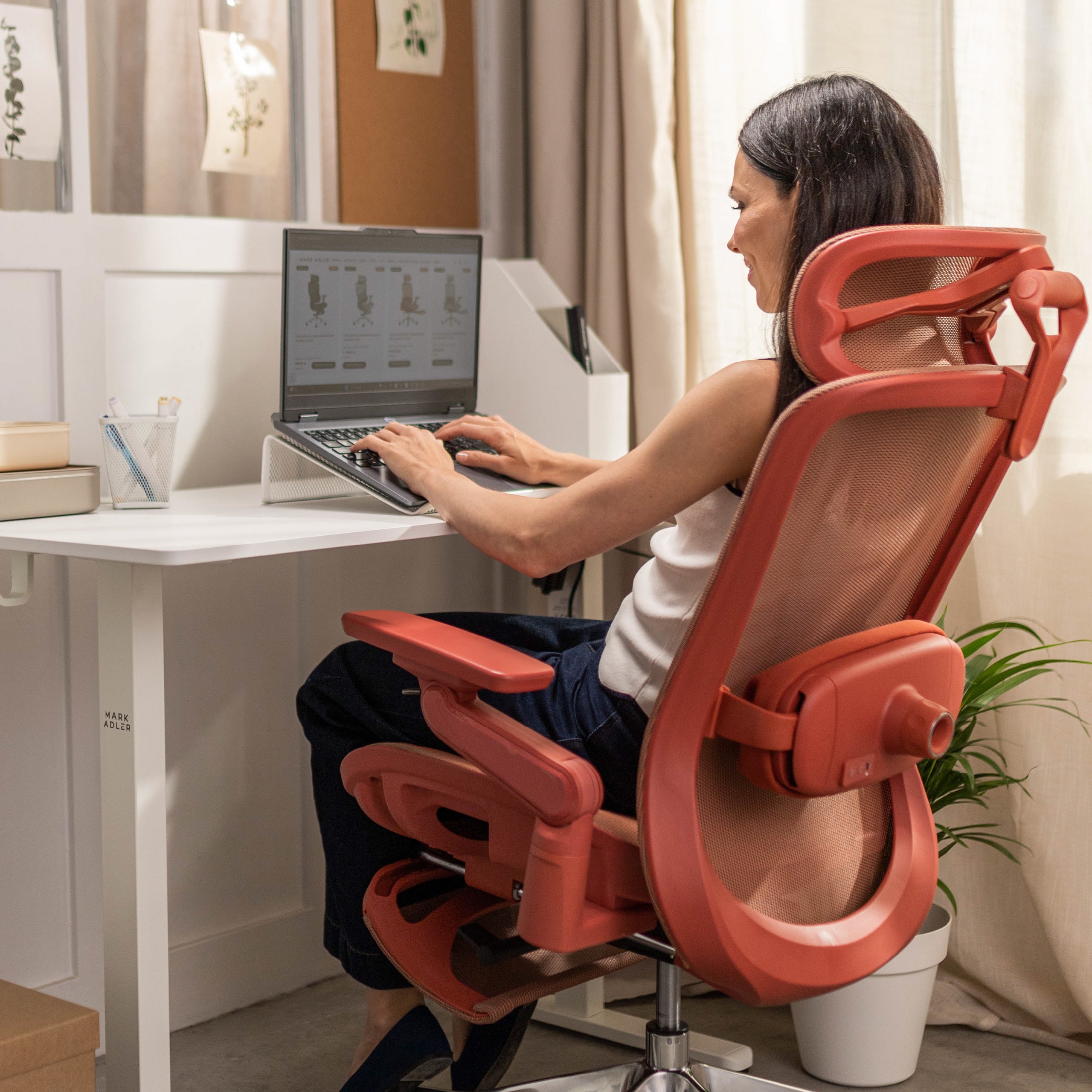 Scaun ergonomic cu masaj Mark Adler Leadpro 8.7 Red
